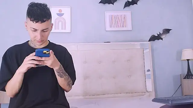 DamianAndMAximoo online show from December 2025 12:10:01 PM