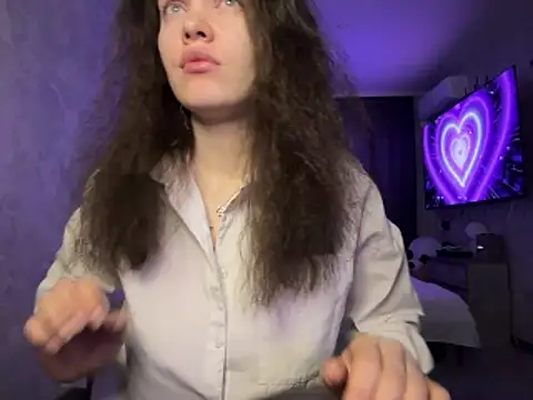 Teresa Yung online show from November 2025 10:26:02 AM