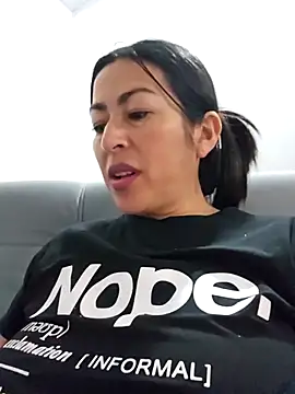 JustSamantha  online show from December 2025 09:41:02 PM