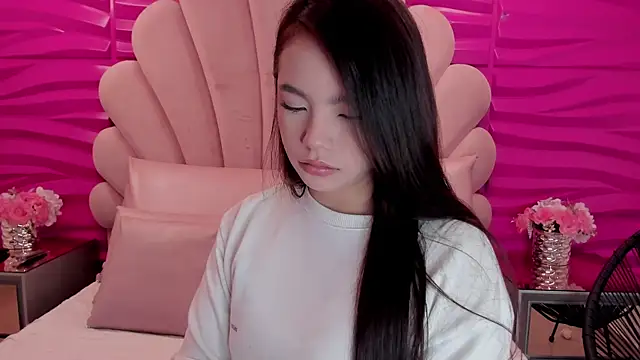 NatallieBlaze online show from November 2025 12:50:02 PM