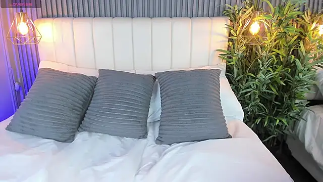 JulianaCord  online show from November 2025 06:03:01 AM