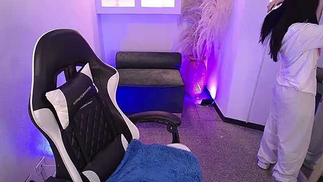 vallolett online show from December 2025 09:20:02 PM