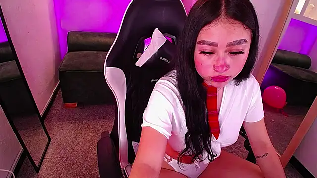 vallolett online show from April 2026 08:43:02 PM