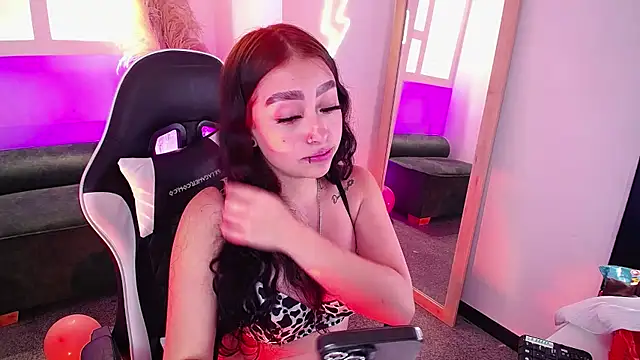 vallolett online show from April 2026 07:34:01 PM