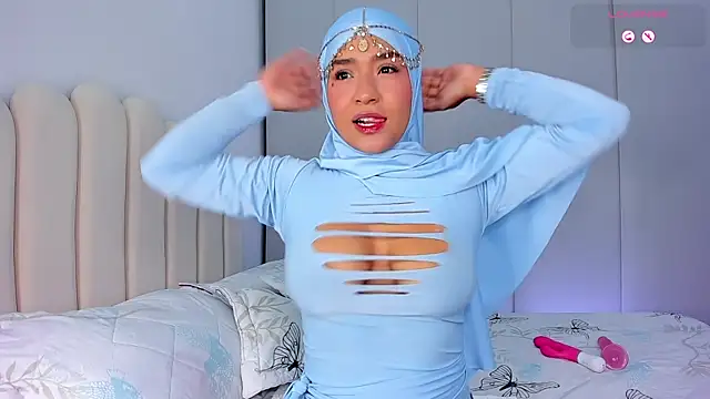 Amira-Zahra online show from April 2026 10:10:01 AM