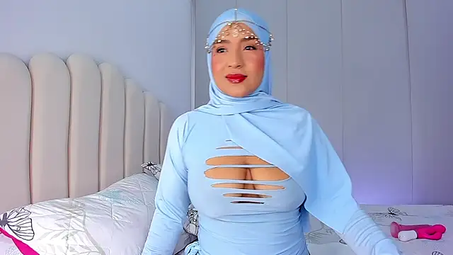 Snapshot of Amira-Zahra chatting on April 2026 09:19:01 PM Amira-Zahra online show from April 2026 09:19:01 PM