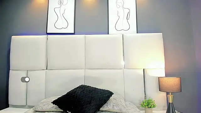 Snapshot of RenataAcosta chatting on November 2025 08:55:01 PM RenataAcosta online show from November 2025 08:55:01 PM