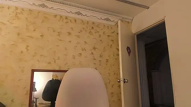 Snapshot of KENIA_DAVIS chatting on December 2025 03:44:01 AM KENIA DAVIS online show from December 2025 03:44:01 AM