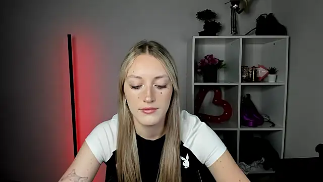 EvelynBlond online show from July 2026 10:35:02 AM