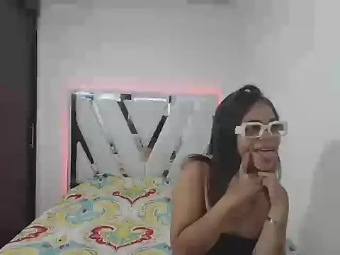 BlueLove19 online show from December 2025 06:56:01 PM