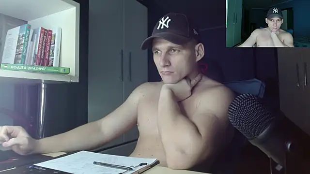 Snapshot of Poliglotjoe1 chatting on November 2025 07:11:02 AM Poliglotjoe1 online show from November 2025 07:11:02 AM