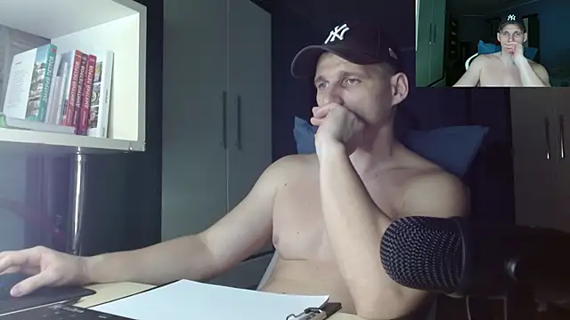 Snapshot of Poliglotjoe1 chatting on November 2025 07:28:01 PM Poliglotjoe1 online show from November 2025 07:28:01 PM