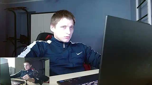 Poliglotjoe1 online show from February 2026 11:30:02 PM