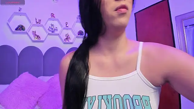 lunagomez24 online show from January 2026 01:53:02 AM