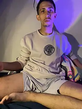 Snapshot of charlie_bass chatting on November 2025 04:16:01 AM charlie bass online show from November 2025 04:16:01 AM