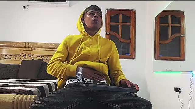 Snapshot of black_boy22_ chatting on November 2025 06:49:01 AM black boy22 online show from November 2025 06:49:01 AM