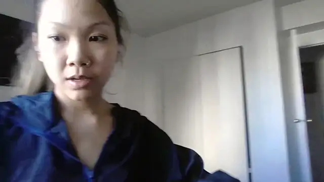 cryptokimgirl online show from March 2026 06:15:01 PM