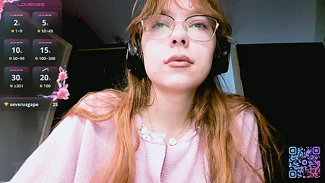 Snapshot of LouettaTornese chatting on November 2025 07:12:01 AM LouettaTornese online show from November 2025 07:12:01 AM