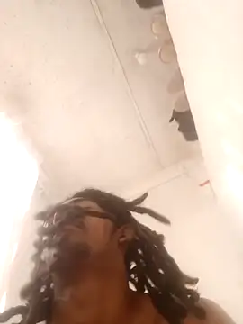 Eezxxx online show from February 2026 05:39:01 AM