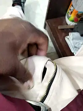 Snapshot of Roy___121 chatting on February 2026 12:59:02 PM Roy 121 online show from February 2026 12:59:02 PM