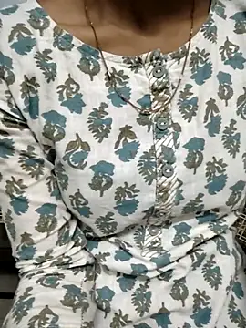 Snapshot of Roja__ chatting on November 2025 12:39:02 PM Roja online show from November 2025 12:39:02 PM