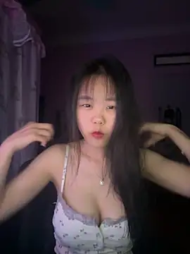 Kiee-lee online show from April 2026 02:45:02 PM