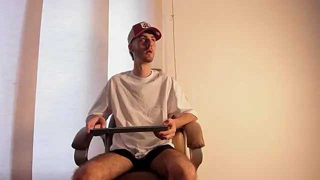 Emir Ozan  online show from February 2026 07:48:01 PM