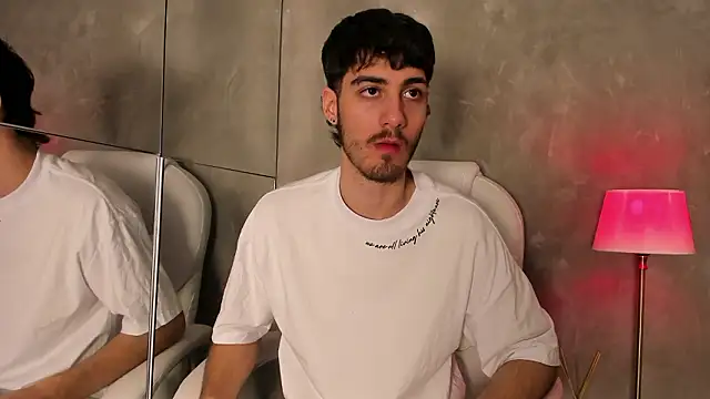 Emir Ozan  online show from March 2026 04:25:01 PM