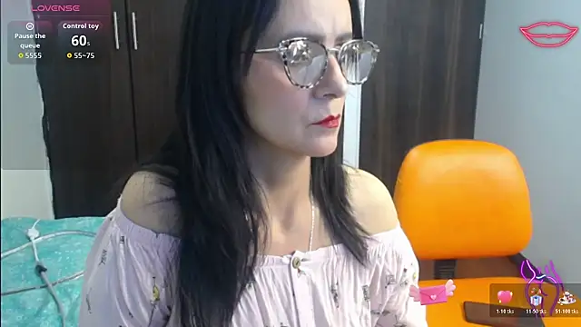 Juliana  lx online show from November 2025 01:11:01 PM