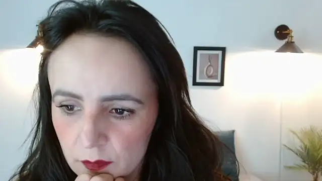 Juliana  lx online show from April 2026 02:00:02 PM