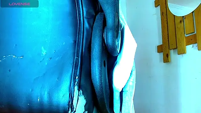 Hot Latino x online show from February 2026 12:42:01 PM