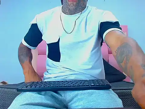 Hot Latino x online show from February 2026 12:46:01 PM