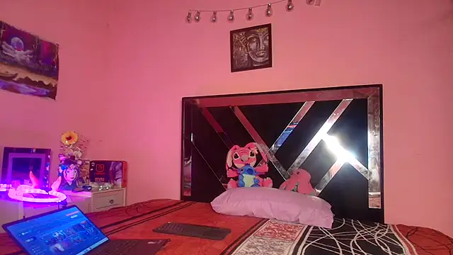 Venus2357 online show from April 2026 01:25:01 AM