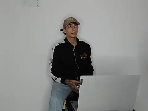 master Tripa online show from November 2025 09:13:02 PM