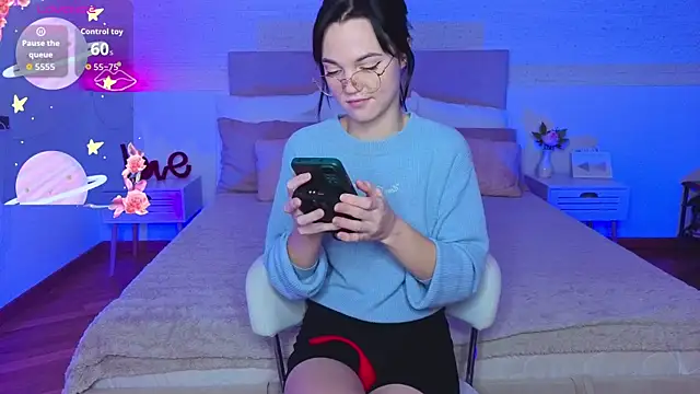 Snapshot of Camila_777_ chatting on November 2025 10:46:01 PM Camila 777 online show from November 2025 10:46:01 PM