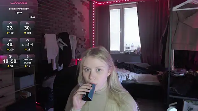 Snapshot of mollydollka chatting on November 2025 07:30:01 AM mollydollka online show from November 2025 07:30:01 AM