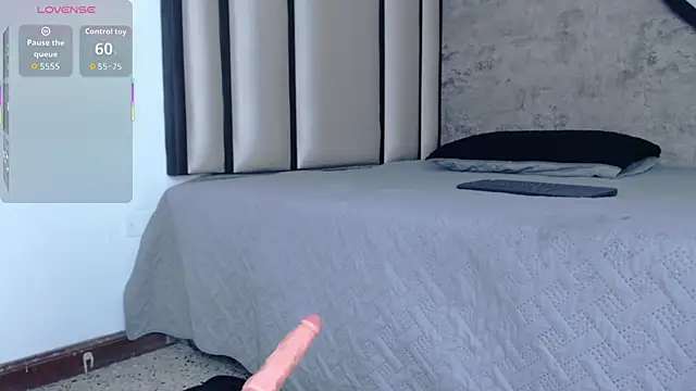 Snapshot of Alise-Mason chatting on November 2025 11:58:01 PM Alise-Mason online show from November 2025 11:58:01 PM