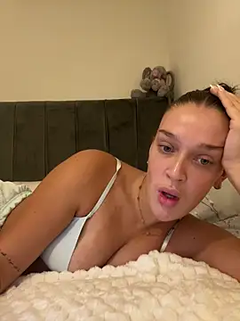 Kerysmae online show from November 2025 07:28:01 PM