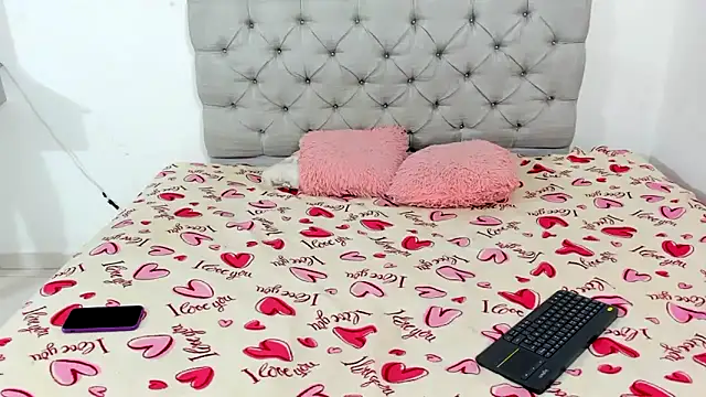 Briitney tovar online show from December 2025 03:55:01 AM