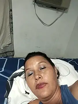 Snapshot of Paola-Lond chatting on November 2025 07:33:02 AM Paola-Lond online show from November 2025 07:33:02 AM