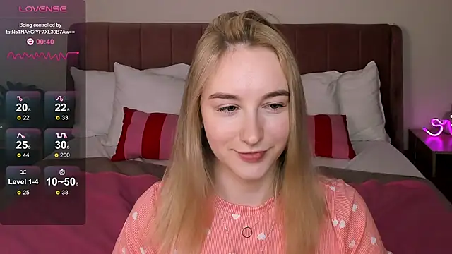 Snapshot of Shy_Polly chatting on May 2026 11:45:02 PM Shy Polly online show from May 2026 11:45:02 PM
