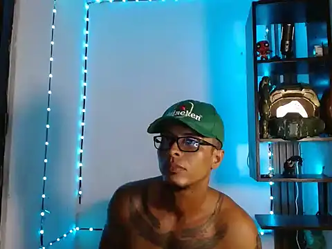 Snapshot of bigblackmen117uncs chatting on November 2025 05:17:02 AM bigblackmen117uncs online show from November 2025 05:17:02 AM