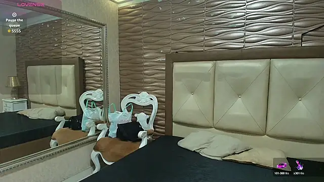 Snapshot of Madyscarlett chatting on November 2025 12:05:02 PM Madyscarlett online show from November 2025 12:05:02 PM