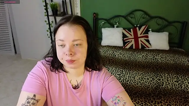 Vlada vv online show from April 2026 06:16:01 AM