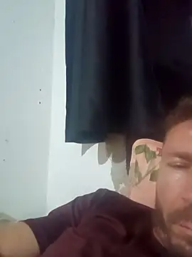 RobertoLuiz84 online show from April 2026 11:07:01 PM