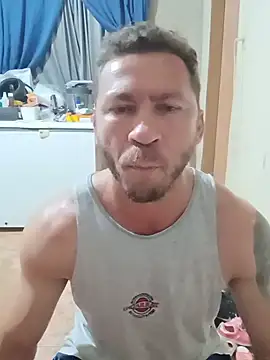 RobertoLuiz84 online show from June 2026 10:27:02 PM