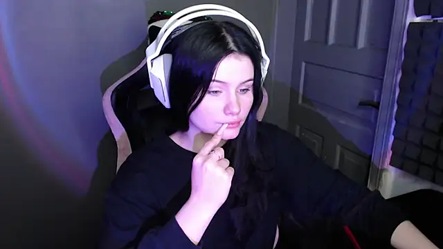 Moon raven online show from January 2026 09:51:02 PM