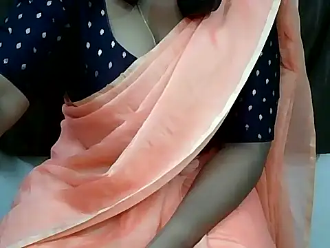 cleopatra9999 online show from April 2026 06:32:02 PM