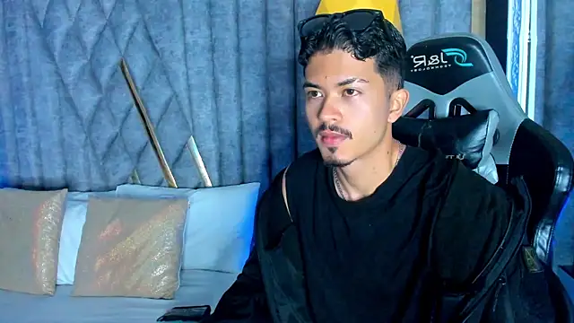 NicolaiKarav online show from January 2026 11:48:02 AM