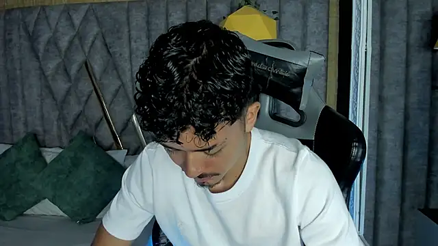 NicolaiKarav online show from March 2026 12:33:01 PM